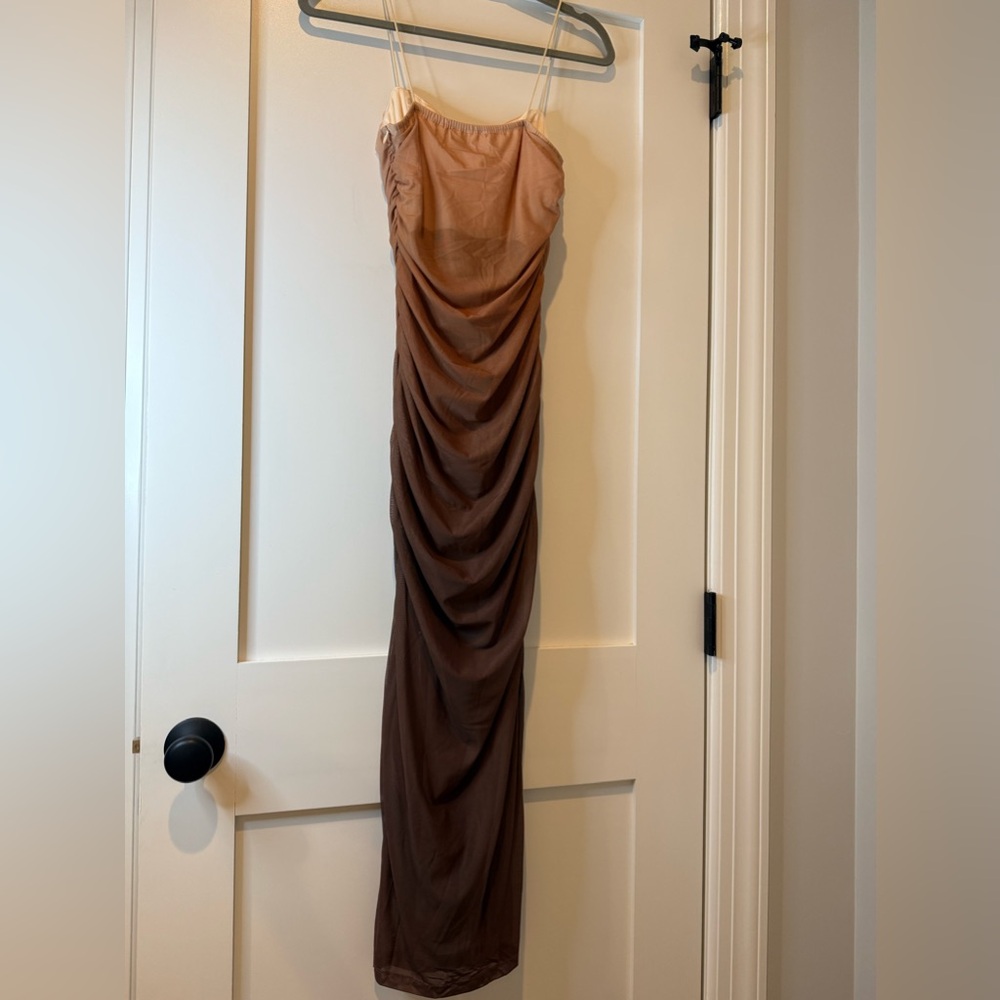 Hello Molly Gradient Nude-to-Brown Midi Dress - Picture 4 of 7